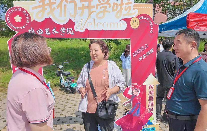 足球外围买球网站_洛阳58岁大一新生大学报到:正式上课后还要负责孙子幼儿园接送足球外围买球网站,未来想考研