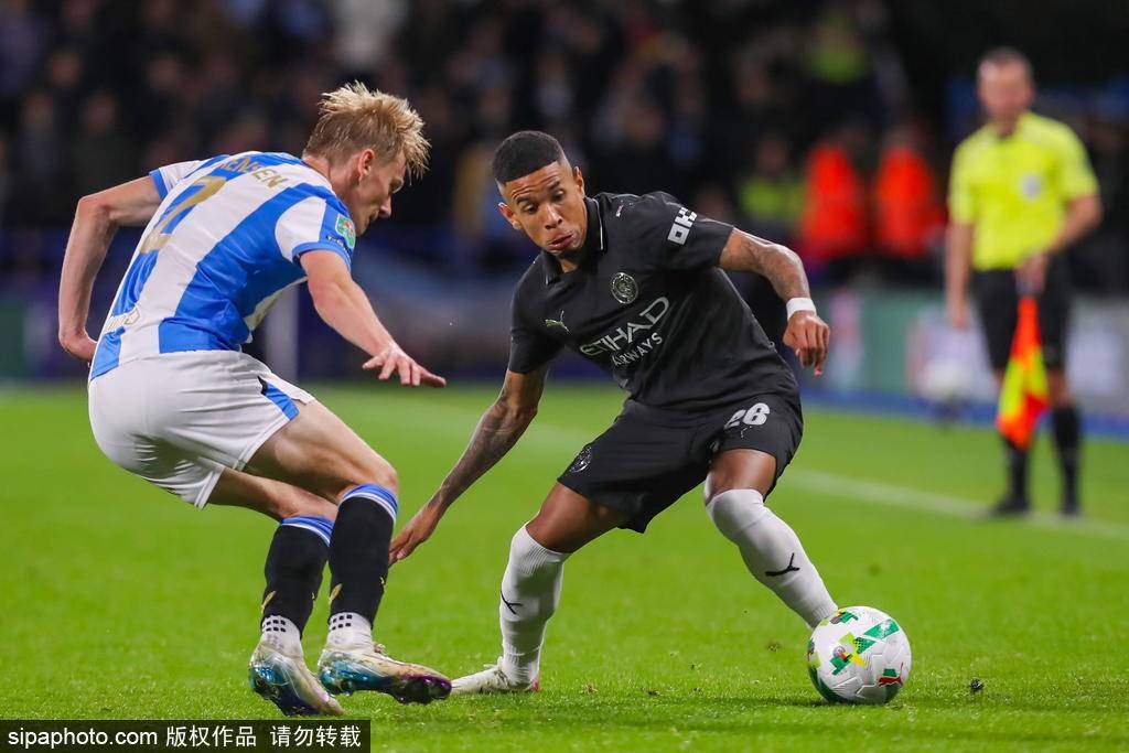 皇冠信用盘需要押金吗_联赛杯-福登传射萨维尼奥破门 曼城2-0哈德斯菲尔德晋级