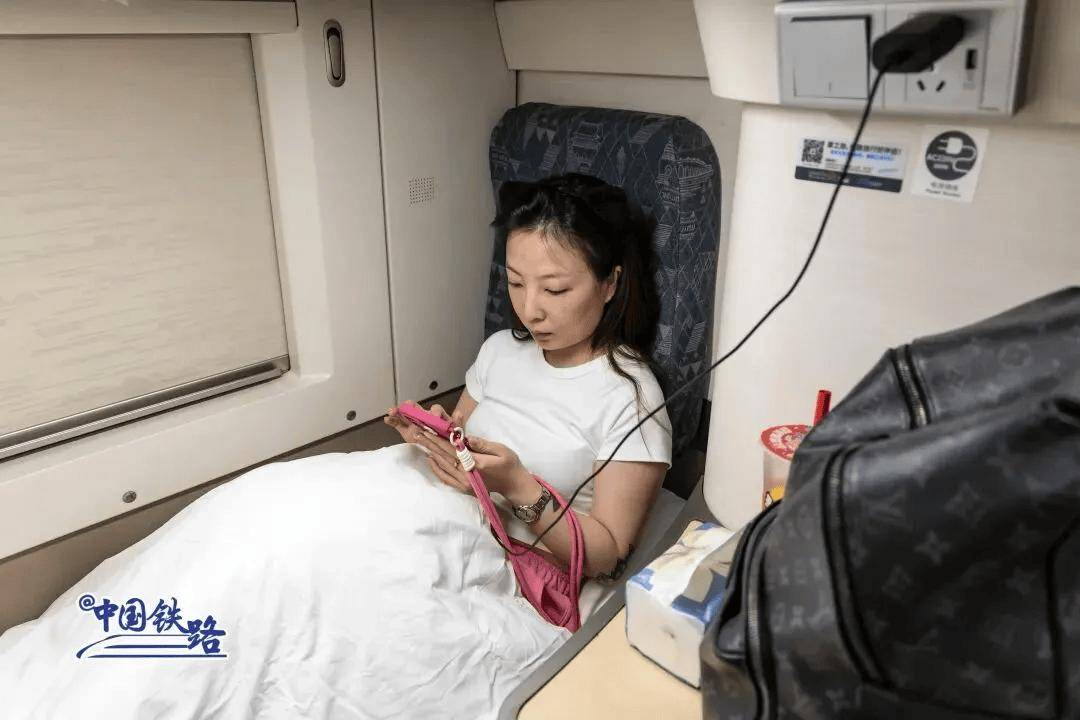 白俄罗斯超级联赛_这趟北京西往返深圳北的列车全是单间白俄罗斯超级联赛,国庆中秋假期加开!