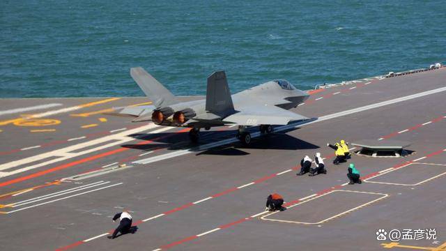 皇冠信用网_解放军刚透露大消息皇冠信用网，意识到不对劲的特朗普，紧急召回800名大将