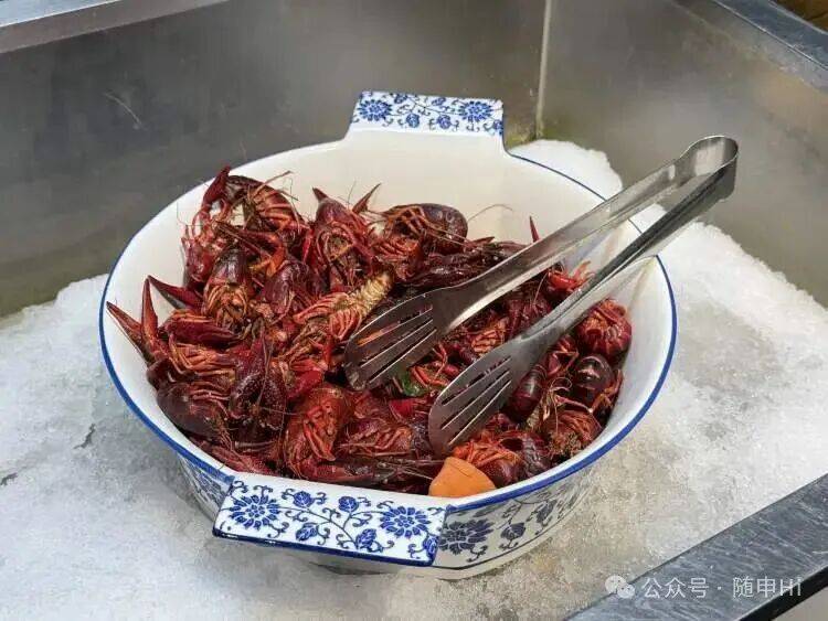 皇冠信用网怎么弄_上海五星级酒店皇冠信用网怎么弄，突然大排长龙！25元装满满一盒，菜品可自选，市民直呼划算