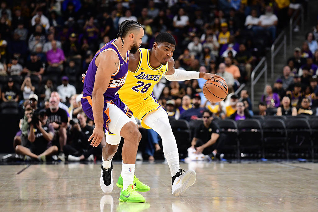 皇冠信用網出租_季前赛-布克24分里夫斯20分 詹东缺阵湖人81-103负太阳