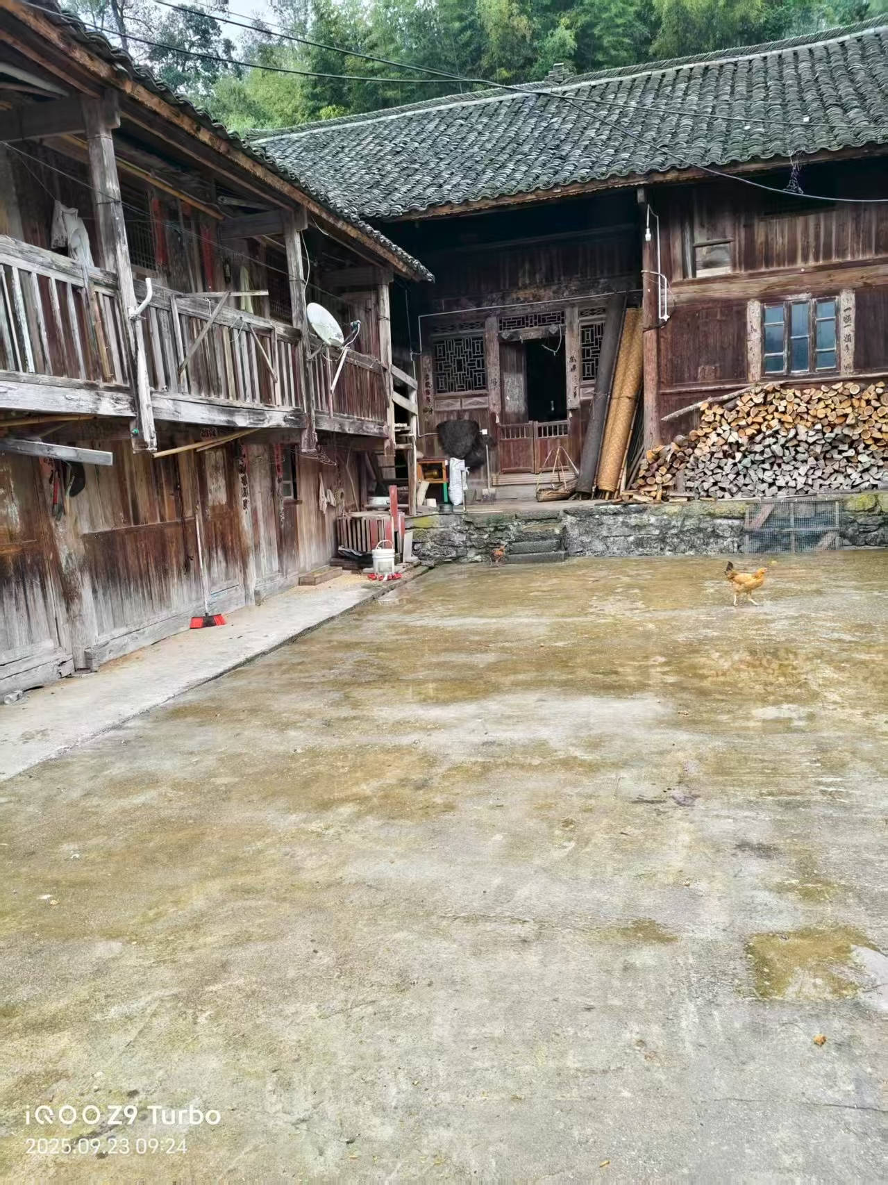 皇冠2登录welcome_那个让老师骄傲的“调皮”班级！30年同学聚会皇冠2登录welcome，还伴有一封来自贵州的感谢信