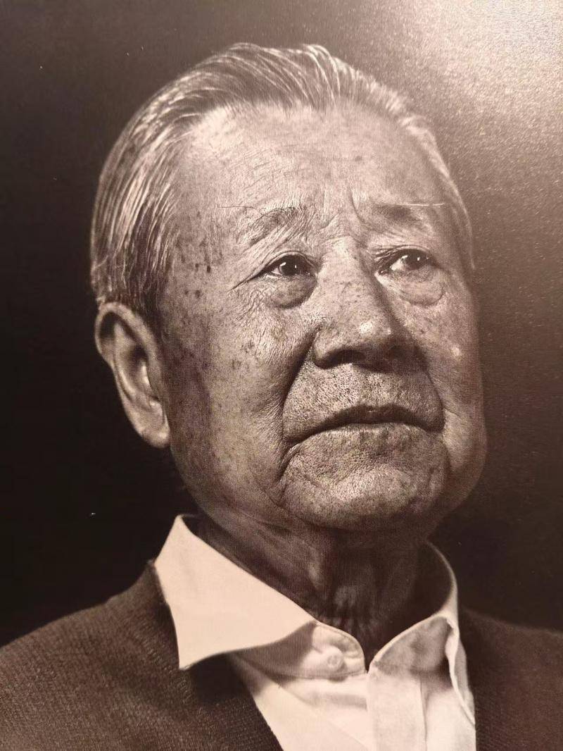 ag mos022
_南京大屠杀幸存者唐复龙离世 其父曾因手上有老茧被日军杀害