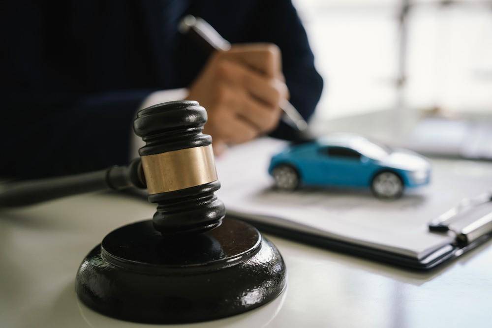 皇冠信用网足球代理
_男子发现妻子出轨皇冠信用网足球代理
,驾车撞死情夫撞伤妻子被判无期!死者家属索赔179万,判了