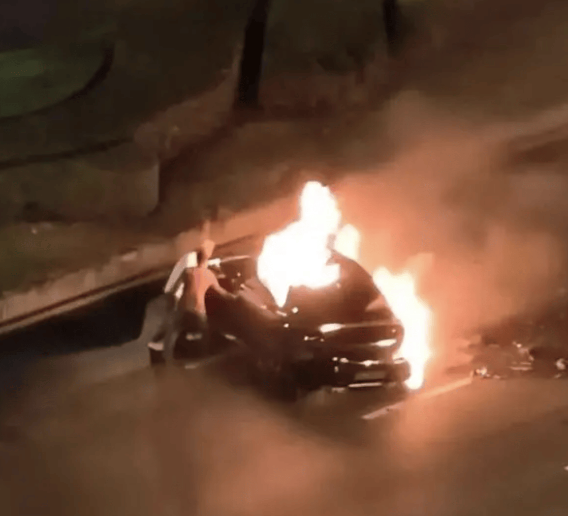 体育皇冠信用网_成都车祸后小米汽车直播间遭网暴体育皇冠信用网，雷军抖音一月掉粉35万