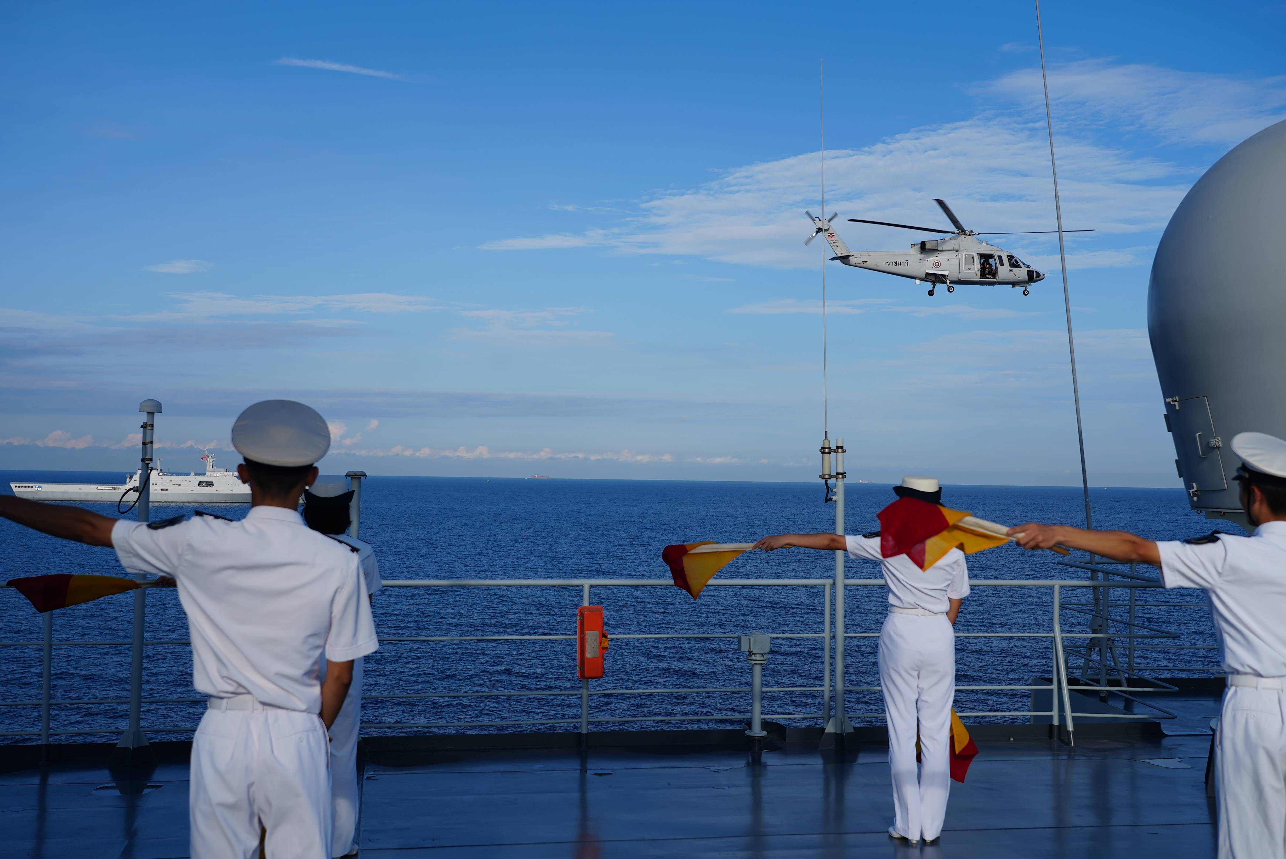 皇冠信用網怎么开户_海军83舰编队抵达泰国进行友好访问