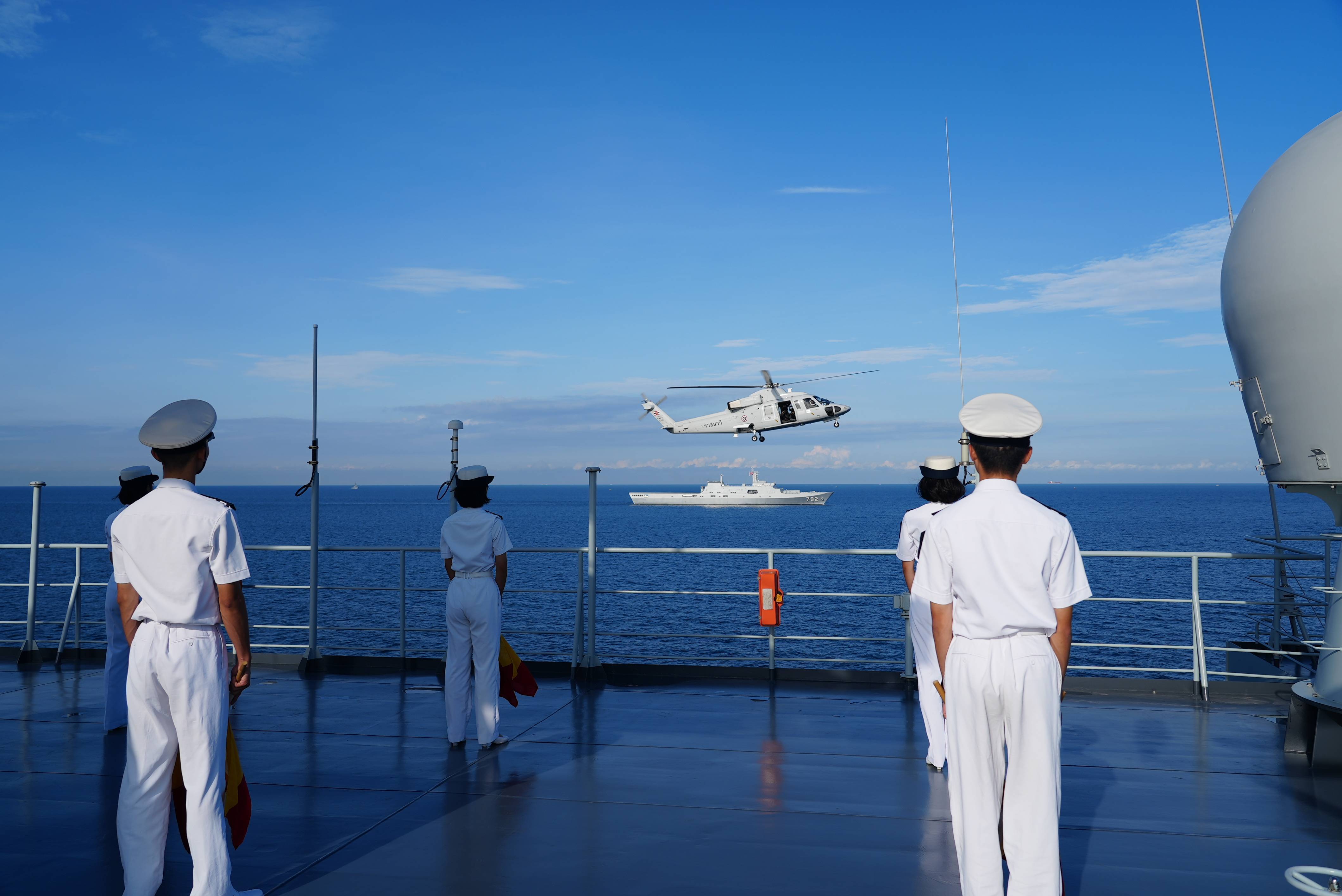 皇冠信用網怎么开户_海军83舰编队抵达泰国进行友好访问