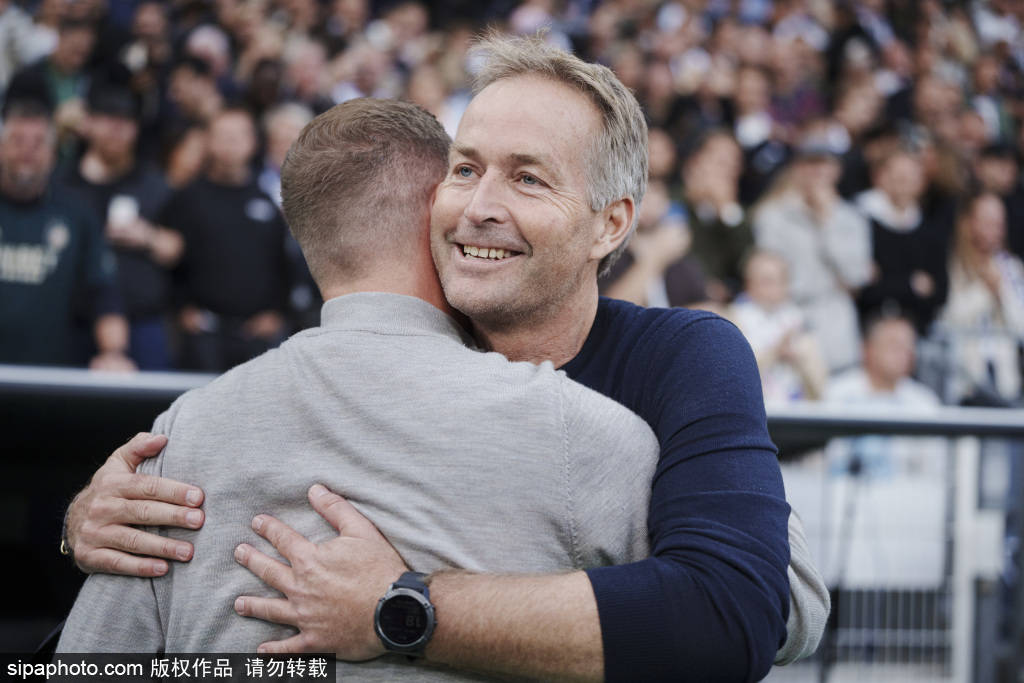 皇冠信用網会员开户_青岛西海岸俱乐部重罚张呈栋皇冠信用網会员开户！三停处罚背后的深层原因与影响