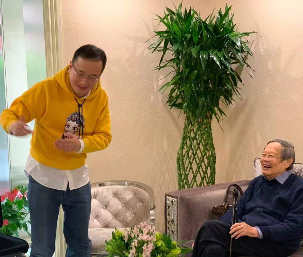 如何申请到皇冠信用_独家｜友人追忆杨振宁：如何申请到皇冠信用他没能二度获诺奖是一个遗憾