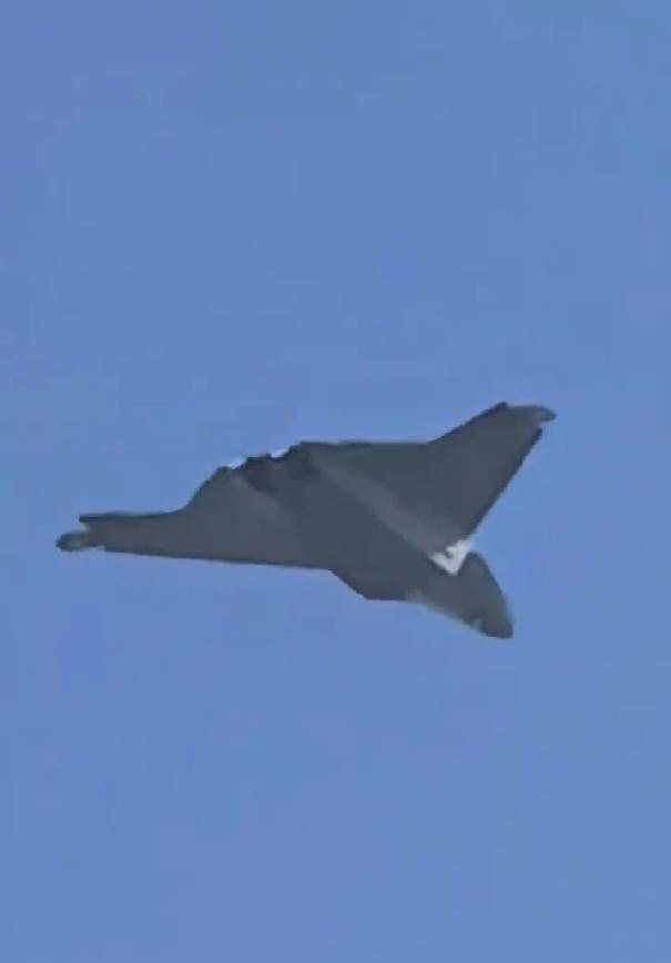 世界杯信用网如何注册
_无空速管世界杯信用网如何注册
,疑似第二架歼-50:美国精神胜利法,新六代机东亚决战