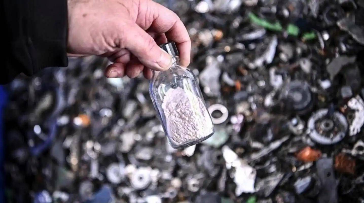 皇冠信用网最高占成_中美要握手言和了？欧盟立马变脸皇冠信用网最高占成，突然给中国“戴高帽”，周四在布鲁塞尔不见不散！