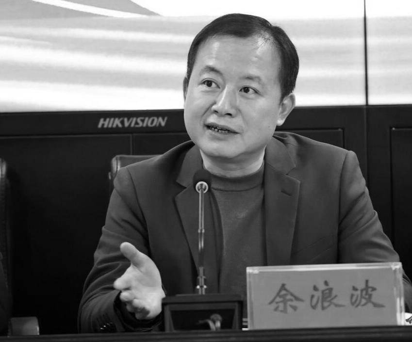 皇冠足球平台代理_上海一公司董事长离世皇冠足球平台代理，年仅46岁，曾在母校设奖学金资助困难学生