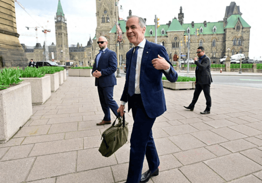 世界杯投注是哪个网站_特朗普深夜发文世界杯投注是哪个网站，宣布终止谈判！中国已接到通知，美亲密盟友倒戈？卡尼对华抛出橄榄枝