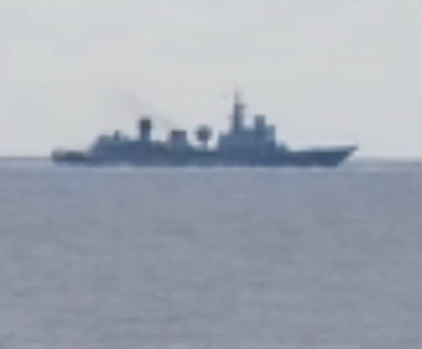 皇冠信用网怎么注册_美军再度遭遇耻辱时刻：中国海军6艘战舰包围皇冠信用网怎么注册，815舰插入南海演习