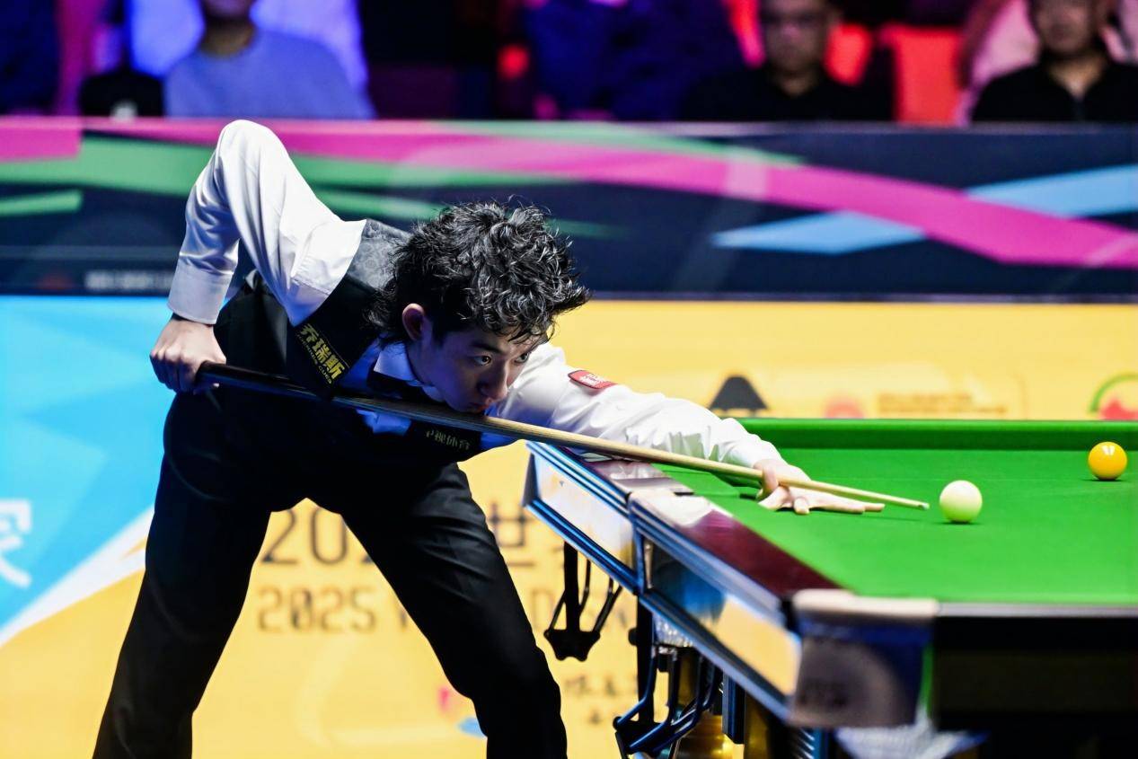皇冠信用盘需要押金吗_斯诺克国锦赛新王加冕 中国小将吴宜泽南京登顶夺生涯首冠