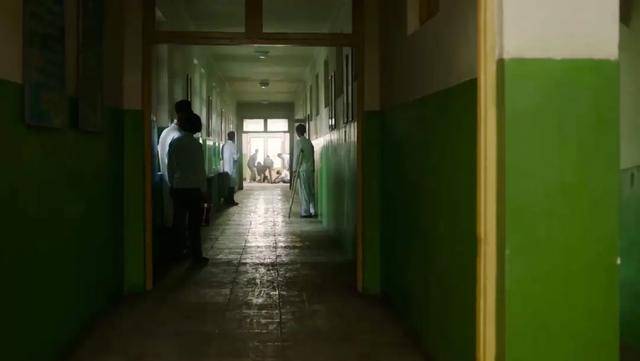 皇冠信用盘在哪里开通_年代剧的墙皇冠信用盘在哪里开通，为什么都是上白下绿？