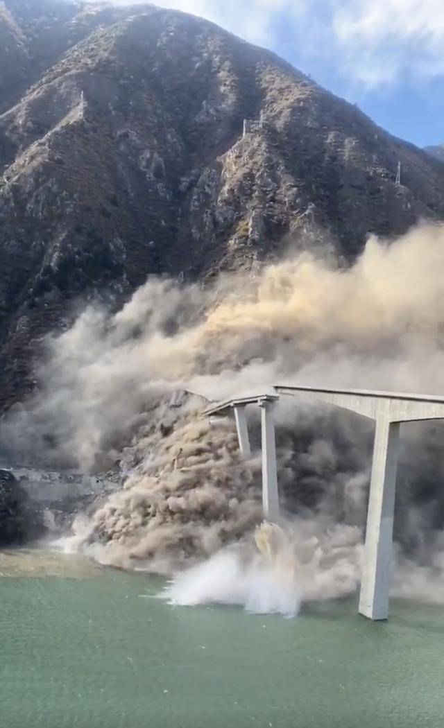 皇冠信用网去哪里弄_四川马尔康市红旗桥垮塌皇冠信用网去哪里弄，官方回应