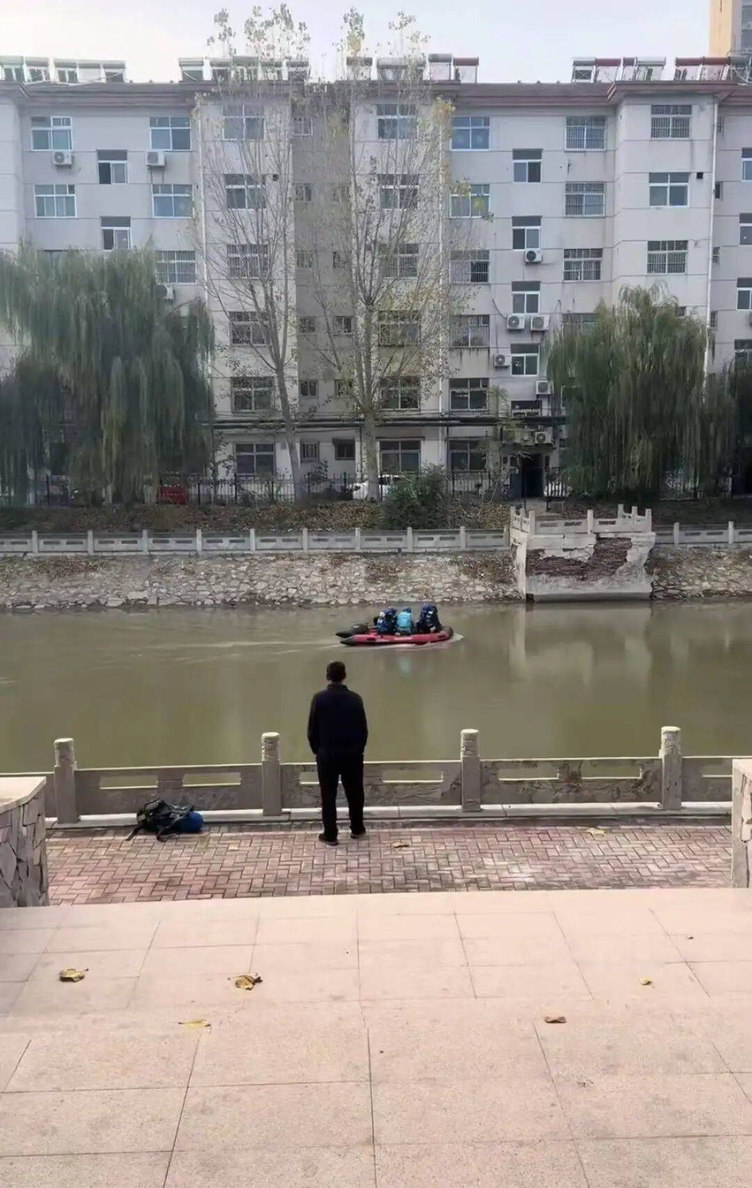 皇冠信用代理出租_山东德州一男一女夜晚坠河皇冠信用代理出租，男子已被打捞上岸，女子仍在搜救中