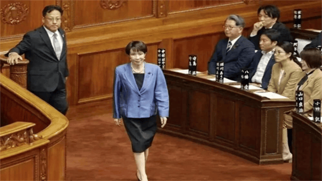 世界杯皇冠足球平台_深夜火药味突然升级！日本连犯5个“严重”世界杯皇冠足球平台，中国四连问生猛开局