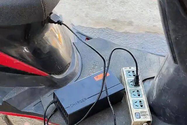 皇冠会员网址
_集中曝光皇冠会员网址
!郑州市2025年11月共发生13起电动自行车火灾!