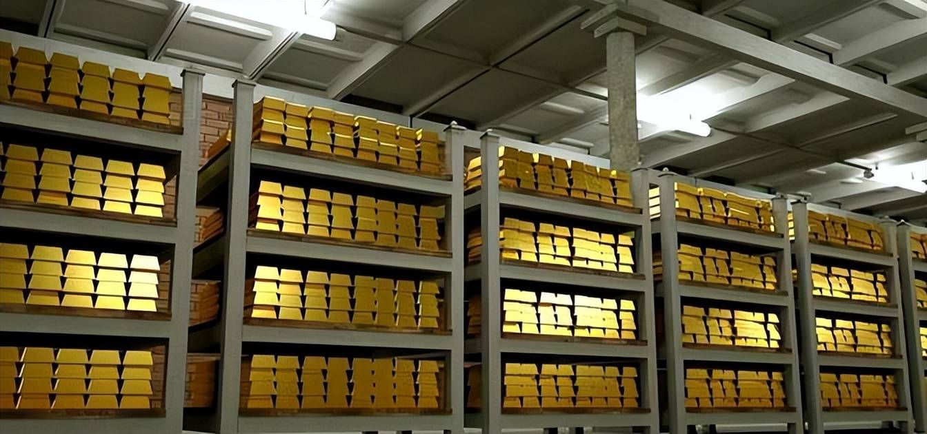 皇冠足球网站_特朗普还没启程访华皇冠足球网站，中国突然公布黄金库存，连续13个月增持黄金，美国霸权地位已不保