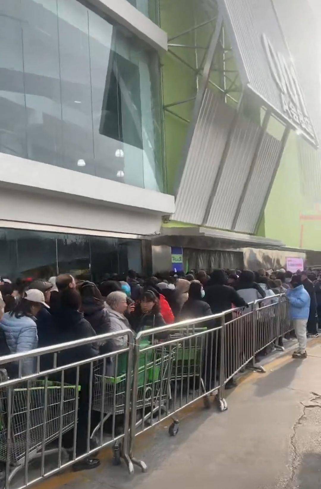 皇冠信用網会员开户申请_山西零售龙头“美特好”多家门店闭店调改皇冠信用網会员开户申请，部分门店出现货架大面积空置、购物限流、退卡时间长，相关部门已与企业对接，太原市消协：此次是调改并非彻底停业