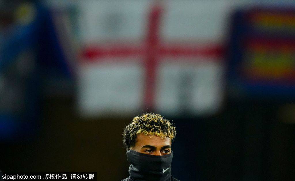 欧冠足球比分_切尔西预测首发阵容对阵埃弗顿：帕尔默与埃斯特旺首次同场首发欧冠足球比分，蓝军能否止住颓势？