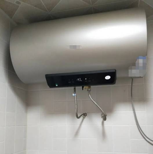 NBA美国职业篮球联赛_滚烫的水NBA美国职业篮球联赛，从头流到脚！今晚洗澡前紧急提醒！