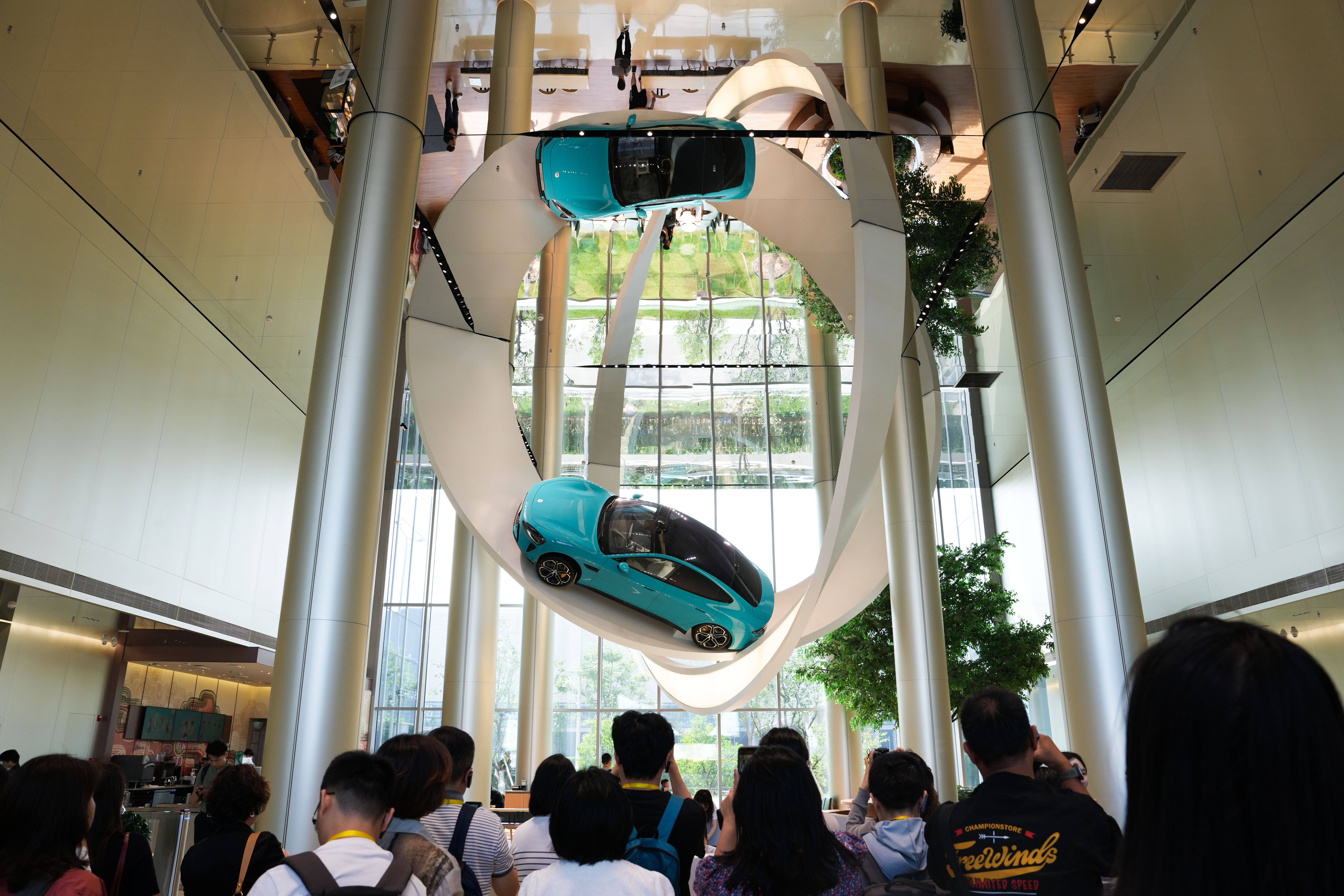 皇冠信用网登2代理申_新加坡媒体：中国工厂成为热门旅游打卡地