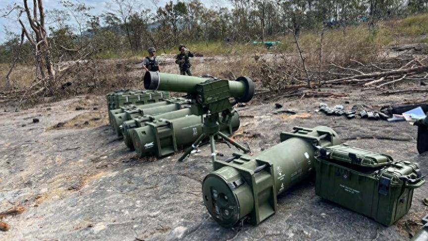 皇冠信用網占成代理
_洪森父子没想到皇冠信用網占成代理
,柬埔寨丢盔弃甲,大量武器落到泰国手中,连泰国湾也被泰军封锁!