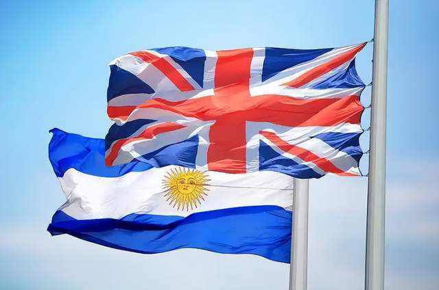 波兰 vs 纽西兰
_最幼稚总统诞生波兰 vs 纽西兰
!英国毫不留情地给了米莱一记响亮的“国际耳光”