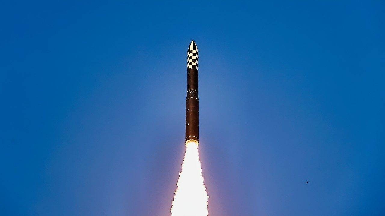 下注后提示“注单待确认下注后提示“注单待确认。请在我的注单处查看状态”。这是什么意思?
。请在我的注单处查看状态”。这是什么意思?
_美国正在准备核战?美媒:2026年五地或爆发核战争,三处靠近中国