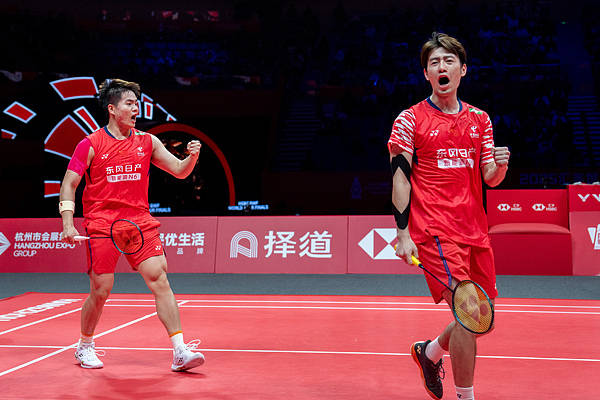 埃及超级联赛_国羽闯入总决赛四项决赛埃及超级联赛，最保险的女双却出意外，“圣坛”组合泪别2025年