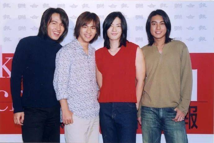 皇冠官方
_朱孝天举报阿信所属公司“相信音乐”:勾结黄牛炒票逃税、海外洗钱、假唱……