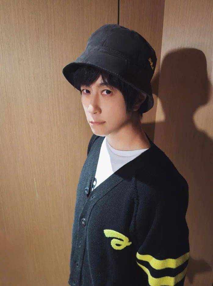 皇冠官方
_朱孝天举报阿信所属公司“相信音乐”:勾结黄牛炒票逃税、海外洗钱、假唱……