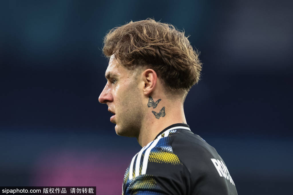 皇冠登入网址_福登本场表现分析：数据与评分的背后