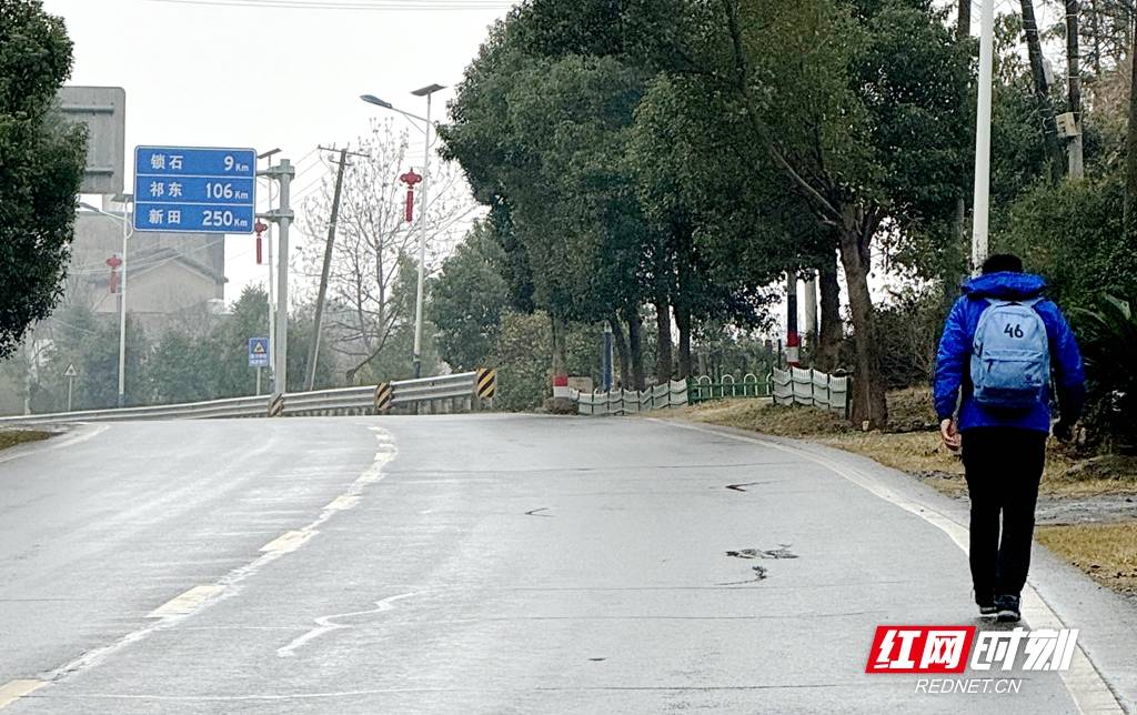 中国超级联赛_两个湖南“蛮子”的湘超赌约：结果一人徒步300公里中国超级联赛，一人徒步180公里