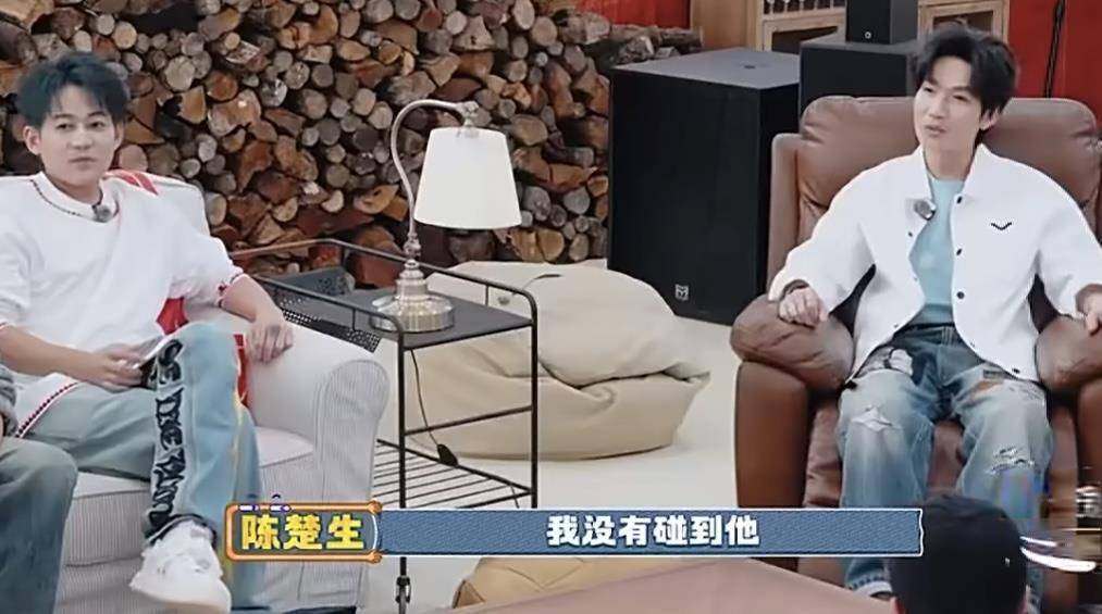 舒列夫 v 乌德勒支
_张智霖、袁咏仪的儿子在《歌手2025》实习时给陈楚生做过“光替”舒列夫 v 乌德勒支
,张智霖骄傲告诉陈楚生:儿子是学音乐的,乐器、创作、编曲都会,“比我厉害”