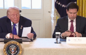 皇冠网址
_特朗普直接把纸条内容念出来了皇冠网址
,鲁比奥快“碎”了…