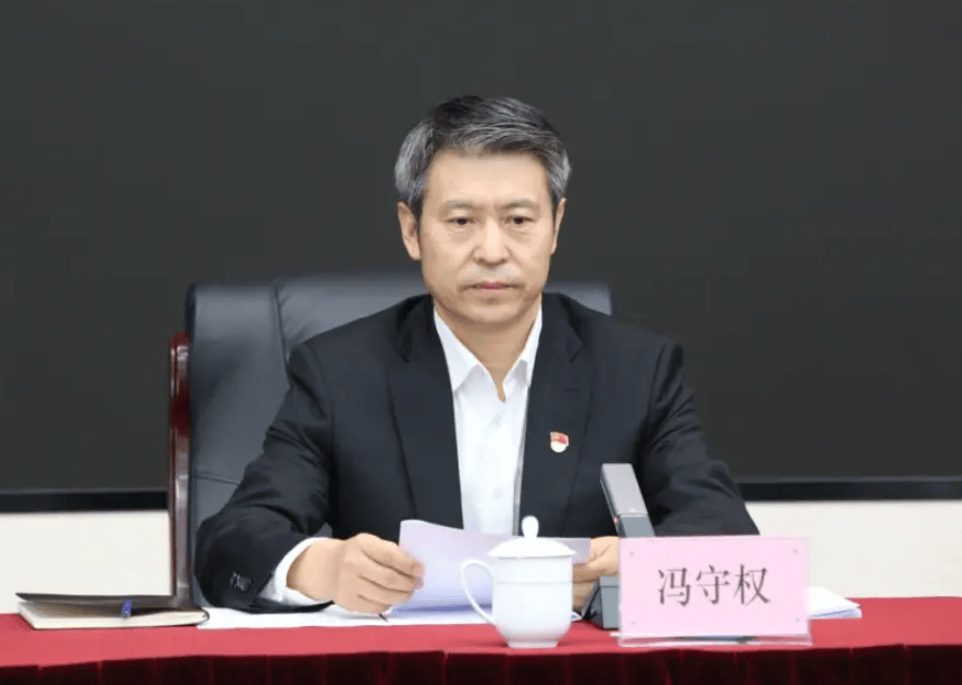 皇冠体育正网
_辽宁省政府秘书长冯守权已任沈阳市人大常委会党组副书记