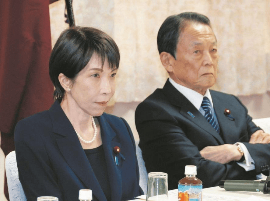 皇冠信用网怎么开户_一看到反对党拿出内部文件皇冠信用网怎么开户，高市早苗现场“脸色骤变”，标准假笑瞬间消失