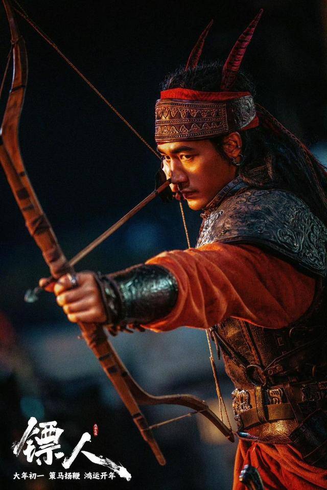 皇冠信用网最新地址_《镖人：风起大漠》票房近10亿皇冠信用网最新地址，登顶武侠片冠军！春节档逆跌奇迹咋做到的？