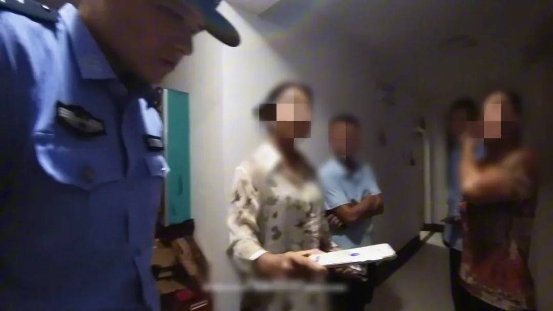 皇冠信用网开户_广西女子捡到手机藏了4个月皇冠信用网开户，失主通过Wi-Fi定位找上门