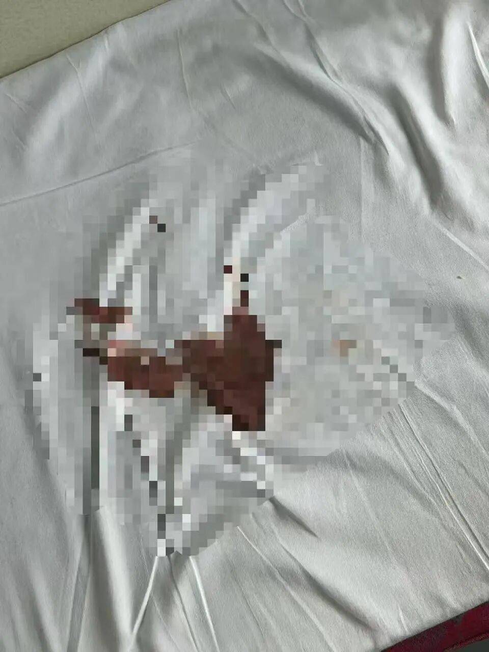 正版皇冠信用盘代理
_女子火车上突来月经弄脏卧铺床单正版皇冠信用盘代理
,列车员要求清洗或赔偿180元,12306客服回应